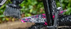 Muc-Off Ride Guard Avant -vélo Soldes HERO Front Ride Guard BOLT d83e49c5 d440 4cd6 95fe 2ce58ded8230 1900x crop center