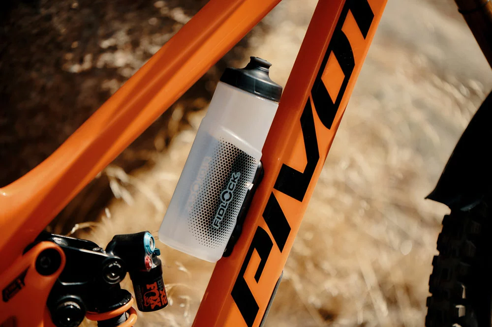 Fidlock TWIST Bottle 600 + Bike Base 3 Fidlock TWIST Bottle 600 + Bike Base – Image 3